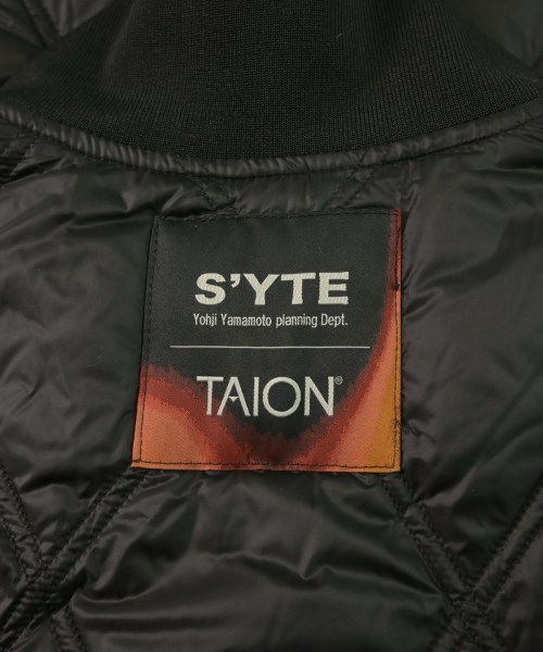 s'yte（サイト）ダウンジャケット/ダウンベスト 黒 サイズ:2(S位) メンズ/2200633036010