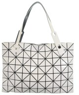 BAO BAO ISSEY MIYAKE（バオバオイッセイミヤケ）トートバッグ 白 サイズ:- レディース/2200436028021