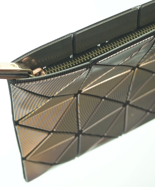 BAO BAO ISSEY MIYAKE（バオバオイッセイミヤケ）クラッチバッグ シルバー サイズ:- レディース/2200636820180