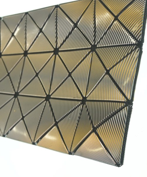 BAO BAO ISSEY MIYAKE（バオバオイッセイミヤケ）クラッチバッグ シルバー サイズ:- レディース/2200636820180