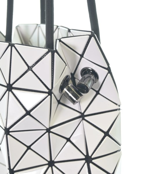 BAO BAO ISSEY MIYAKE（バオバオイッセイミヤケ）ハンドバッグ 白 サイズ:- レディース/2200638558029