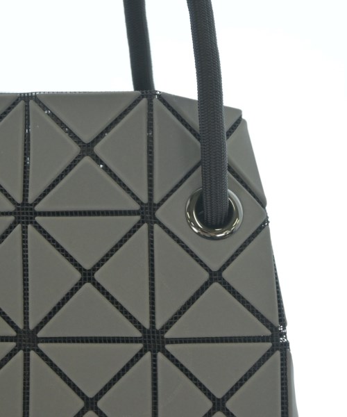 BAO BAO ISSEY MIYAKE（バオバオイッセイミヤケ）ショルダーバッグ グレー サイズ:- レディース/2200644770170