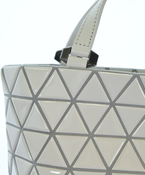 BAO BAO ISSEY MIYAKE（バオバオイッセイミヤケ）ハンドバッグ 白 サイズ:- レディース/2200627320071