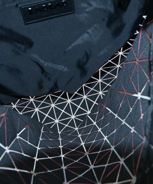 BAO BAO ISSEY MIYAKE（バオバオイッセイミヤケ）トートバッグ 赤 サイズ:- レディース/2200630368060