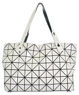 BAO BAO ISSEY MIYAKE（バオバオイッセイミヤケ）トートバッグ 白 サイズ:- レディース/2200606311212