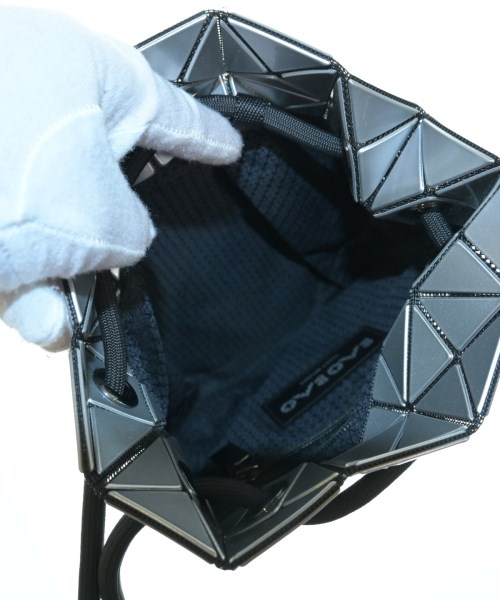 BAO BAO ISSEY MIYAKE（バオバオイッセイミヤケ）ショルダーバッグ シルバー サイズ:- メンズ/2200620306065