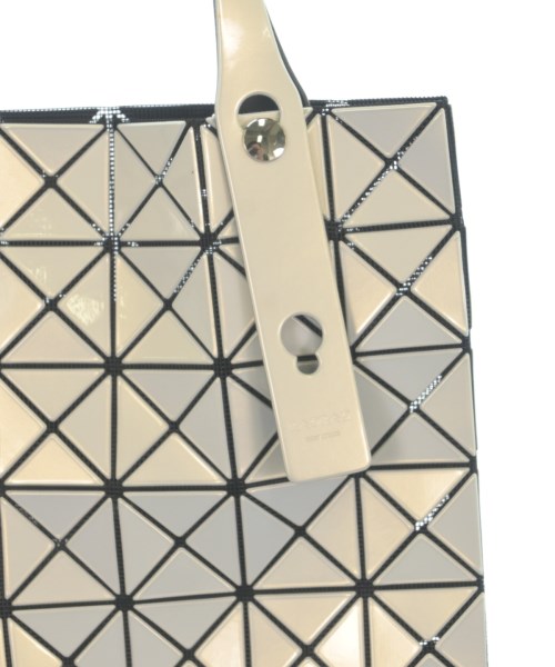 BAO BAO ISSEY MIYAKE（バオバオイッセイミヤケ）トートバッグ 白 サイズ:- レディース/2200606305129