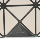 BAO BAO ISSEY MIYAKE（バオバオイッセイミヤケ）クラッチバッグ 白 サイズ:- レディース/2200606305136