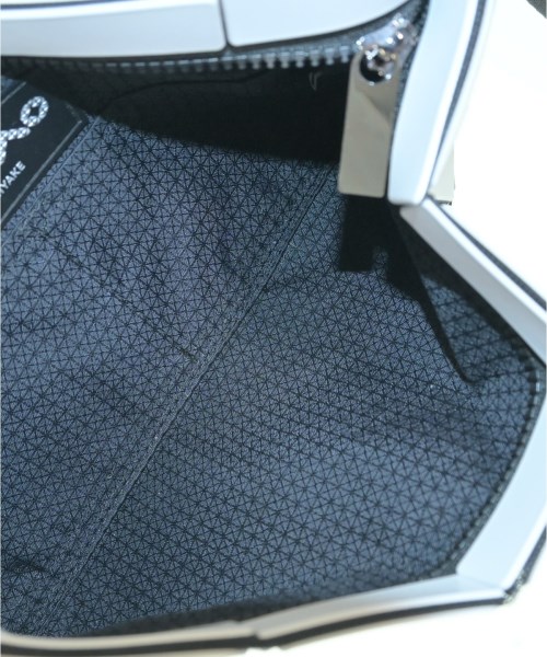 BAO BAO ISSEY MIYAKE（バオバオイッセイミヤケ）ショルダーバッグ グレー サイズ:- レディース/2200681110137
