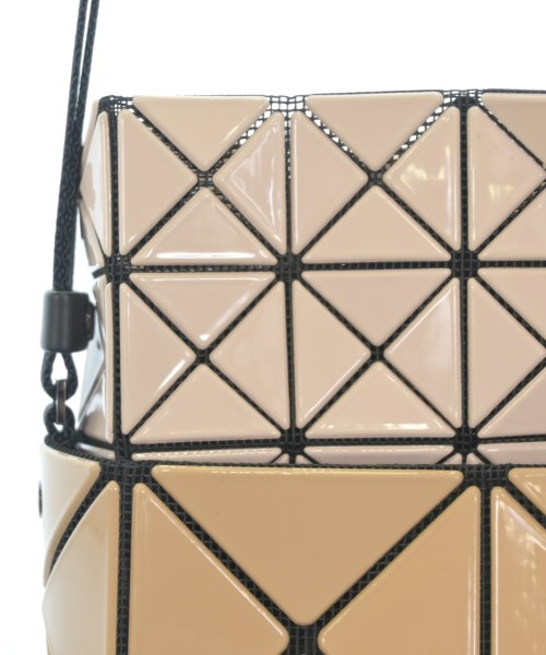 BAO BAO ISSEY MIYAKE（バオバオイッセイミヤケ）ショルダーバッグ ベージュ サイズ:- レディース/2200696050169