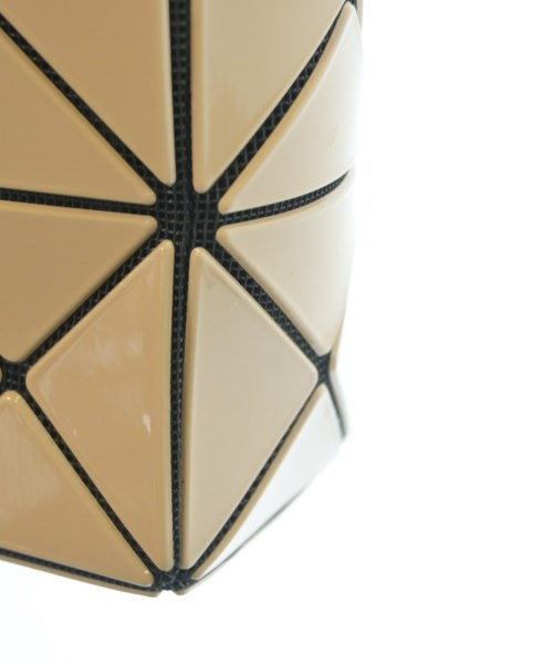 BAO BAO ISSEY MIYAKE（バオバオイッセイミヤケ）ショルダーバッグ ベージュ サイズ:- レディース/2200696050169