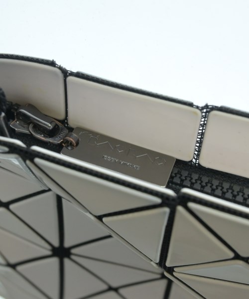 BAO BAO ISSEY MIYAKE（バオバオイッセイミヤケ）ショルダーバッグ 白 サイズ:- メンズ/2200656677016