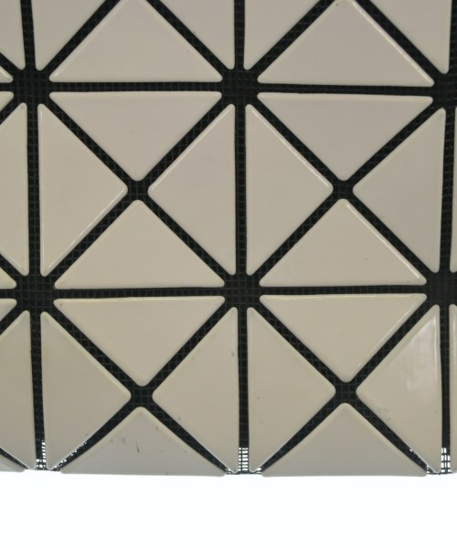 BAO BAO ISSEY MIYAKE（バオバオイッセイミヤケ）ショルダーバッグ 白 サイズ:- メンズ/2200656677016