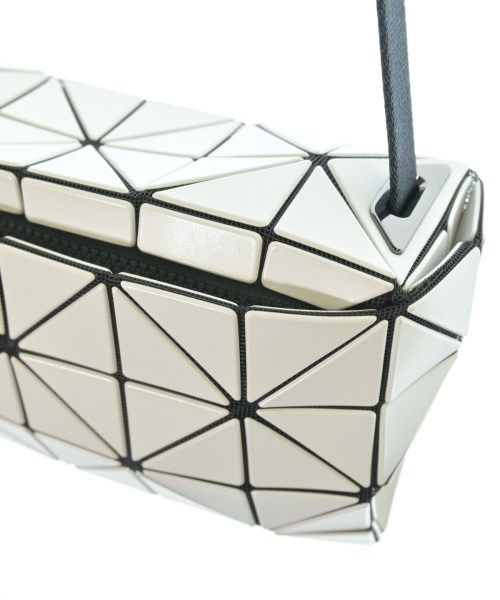 BAO BAO ISSEY MIYAKE（バオバオイッセイミヤケ）ショルダーバッグ 白 サイズ:- レディース/2200710588159