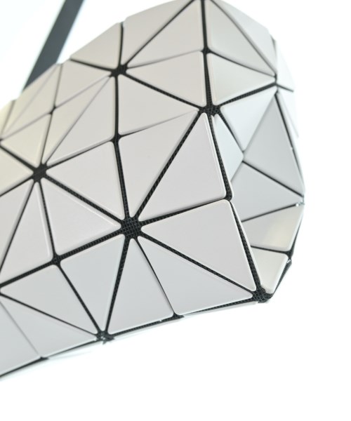 BAO BAO ISSEY MIYAKE（バオバオイッセイミヤケ）ショルダーバッグ 白 サイズ:- レディース/2200710588159