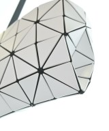 BAO BAO ISSEY MIYAKE（バオバオイッセイミヤケ）ショルダーバッグ 白 サイズ:- レディース/2200710588159