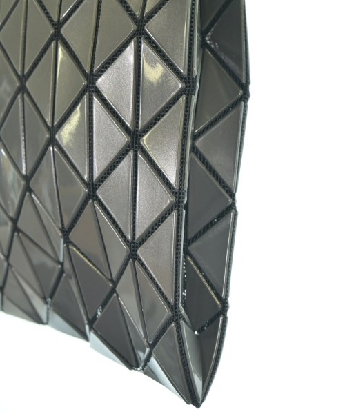 BAO BAO ISSEY MIYAKE（バオバオイッセイミヤケ）ショルダーバッグ グレー サイズ:- レディース/2200640693107