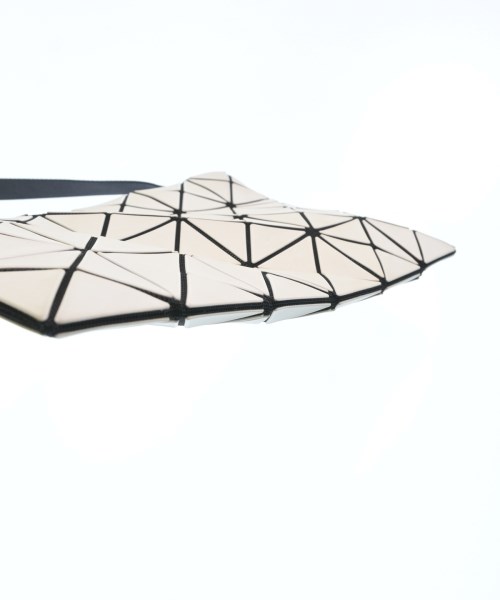 BAO BAO ISSEY MIYAKE（バオバオイッセイミヤケ）ショルダーバッグ 白 サイズ:- レディース/2200705799034