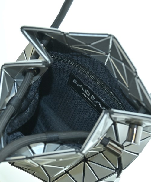 BAO BAO ISSEY MIYAKE（バオバオイッセイミヤケ）ショルダーバッグ シルバー サイズ:- レディース/2200702402128