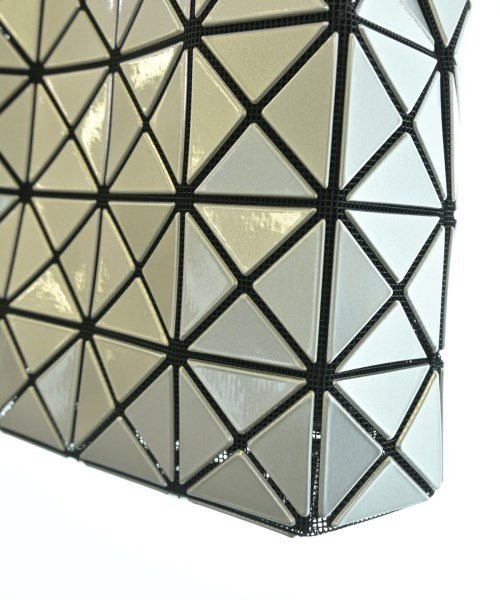 BAO BAO ISSEY MIYAKE（バオバオイッセイミヤケ）ショルダーバッグ シルバー サイズ:- レディース/2200702402128
