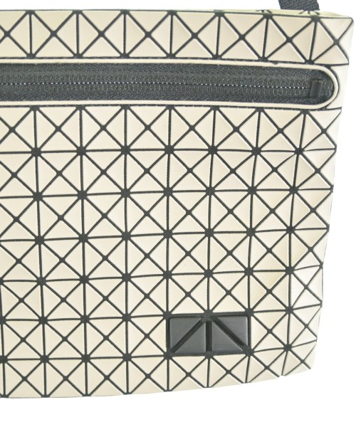 BAO BAO ISSEY MIYAKE（バオバオイッセイミヤケ）ショルダーバッグ ベージュ サイズ:- レディース/2200709397083