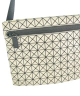 BAO BAO ISSEY MIYAKE（バオバオイッセイミヤケ）ショルダーバッグ ベージュ サイズ:- レディース/2200709397083