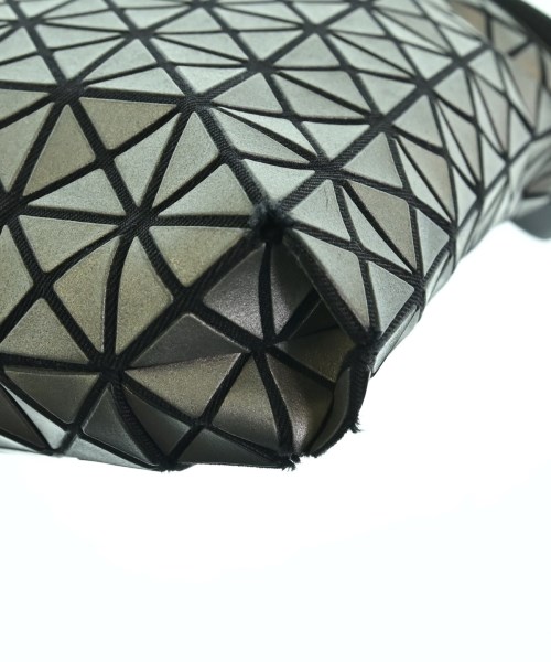 BAO BAO ISSEY MIYAKE（バオバオイッセイミヤケ）ショルダーバッグ グレー サイズ:- メンズ/2200670240135