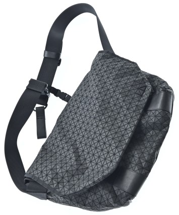 BAO BAO ISSEY MIYAKE（バオバオイッセイミヤケ）メッセンジャーバッグ