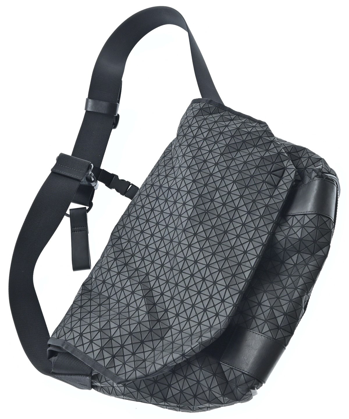 BAO BAO ISSEY MIYAKE(バオバオイッセイミヤケ)メッセンジャーバッグ BAO BAO ISSEY MIYAKE(バオバオイッセイミヤケ)メッセンジャーバッグ