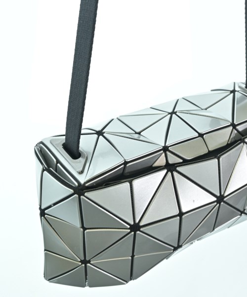 BAO BAO ISSEY MIYAKE（バオバオイッセイミヤケ）ショルダーバッグ シルバー サイズ:- レディース/2200732368050