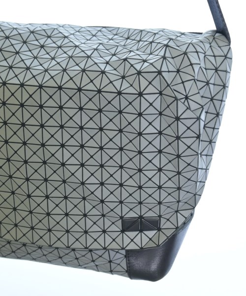 BAO BAO ISSEY MIYAKE（バオバオイッセイミヤケ）メッセンジャーバッグ グレー サイズ:- メンズ/2200725399023