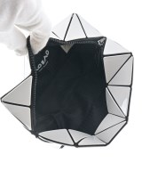 BAO BAO ISSEY MIYAKE（バオバオイッセイミヤケ）ポーチ 白 サイズ:- レディース/2200691243085