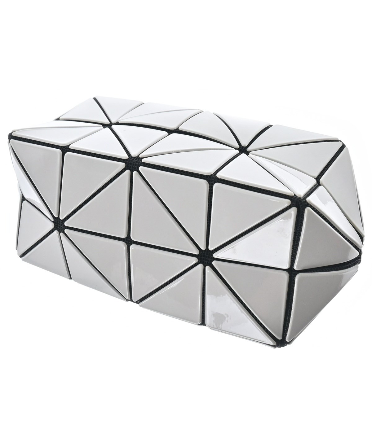 BAO BAO ISSEY MIYAKE（バオバオイッセイミヤケ）ポーチ 白 サイズ