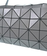 BAO BAO ISSEY MIYAKE（バオバオイッセイミヤケ）ショルダーバッグ グレー サイズ:- レディース/2200687574131