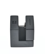 GIVENCHY（ジバンシィ）ピアス 黒 サイズ:- レディース/2200655378075