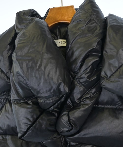 GIVENCHY（ジバンシィ）ダウンジャケット/ダウンベスト 黒 サイズ:40(M位) レディース/2200634815041