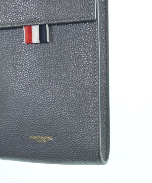 THOM BROWNE（トムブラウン）ショルダーバッグ グレー サイズ:- メンズ/2200620164207