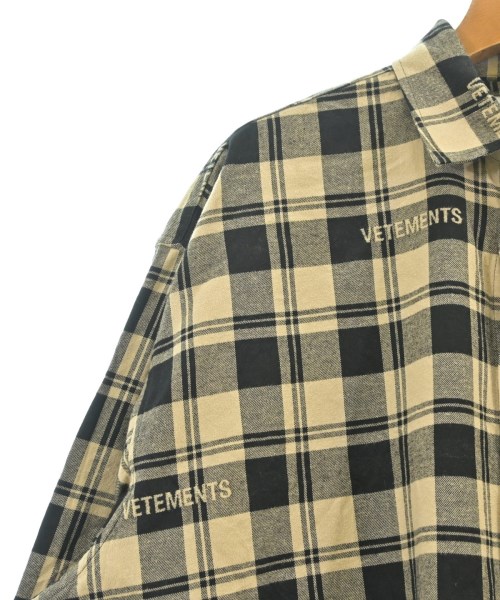 VETEMENTS（ヴェトモン）カジュアルシャツ ベージュ サイズ:XS メンズ/2200622857015