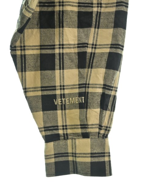 VETEMENTS（ヴェトモン）カジュアルシャツ ベージュ サイズ:XS メンズ/2200622857015