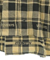 VETEMENTS（ヴェトモン）カジュアルシャツ ベージュ サイズ:XS メンズ/2200622857015