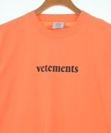 VETEMENTS（ヴェトモン）Tシャツ・カットソー オレンジ サイズ:M メンズ/2200617619017