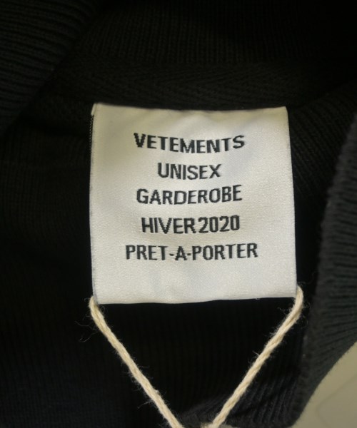 VETEMENTS（ヴェトモン）Tシャツ・カットソー 黒 サイズ:S メンズ/2200675926157