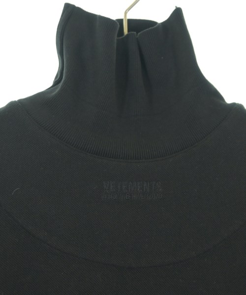 VETEMENTS（ヴェトモン）Tシャツ・カットソー 黒 サイズ:S メンズ/2200675926157