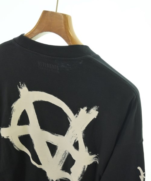 VETEMENTS（ヴェトモン）Tシャツ・カットソー 黒 サイズ:XS メンズ/2200696230011