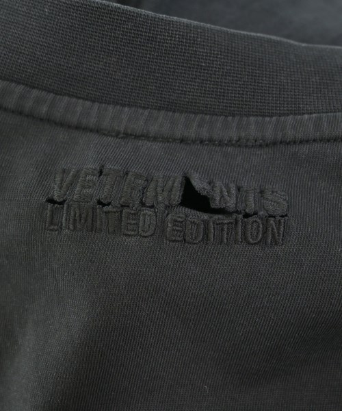 VETEMENTS（ヴェトモン）Tシャツ・カットソー 黒 サイズ:S メンズ/2200657002084