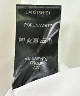 VETEMENTS（ヴェトモン）カジュアルシャツ 白 サイズ:S メンズ/2200700277070