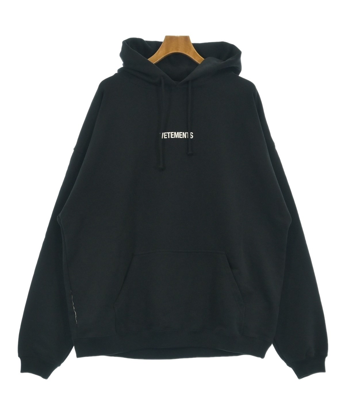 VETEMENTS（ヴェトモン）パーカー 黒 サイズ:M メンズ/2200724201020