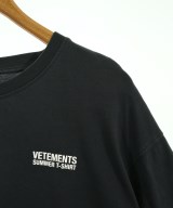 VETEMENTS（ヴェトモン）Tシャツ・カットソー 黒 サイズ:L メンズ/2200727823120