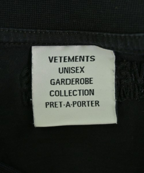VETEMENTS（ヴェトモン）Tシャツ・カットソー 黒 サイズ:S メンズ/2200727823144