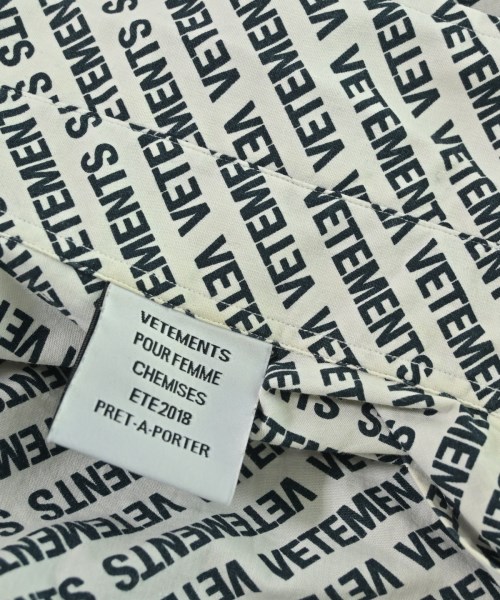 VETEMENTS（ヴェトモン）カジュアルシャツ 白 サイズ:XS メンズ/2200685162040